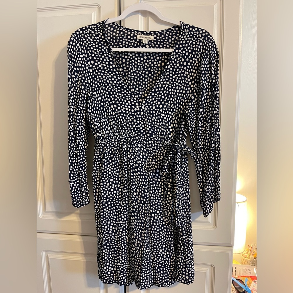 Billabong mini wrap dress- deep blue dots with tie